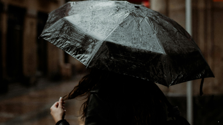 Prakiraan Cuaca Jabar 23 Januari 2026, Hujan Lebat dan Angin Kencang Berpotensi Terjadi di Sejumlah Wilayah