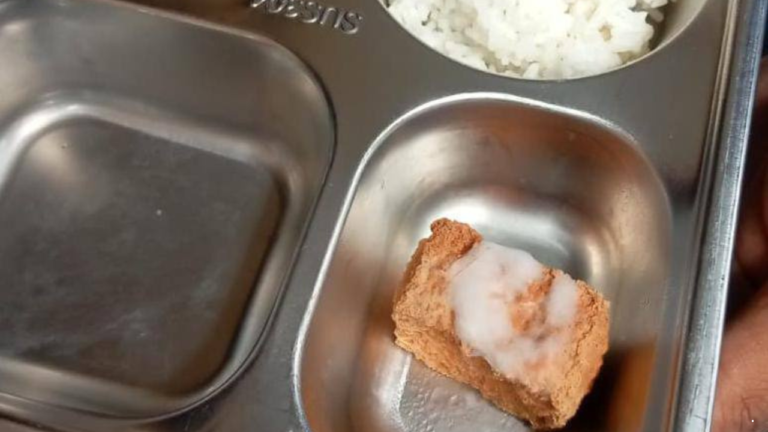 Tahu Berjamur dalam Menu MBG, Sejumlah Warga di Simpenan Sukabumi Resah