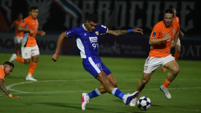 Tertinggal Agregat 0-3, Persib Andalkan Dukungan GBLA untuk Bangkit di Leg Kedua 16 Besar ACL 2