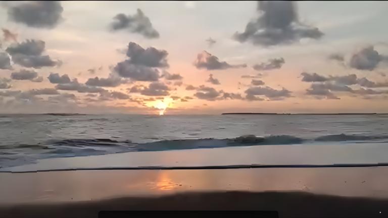 Sunset Memikat di Pantai Taman Pandan, Rekomendasi Ngabuburit Tenang di Ciracap Sukabumi