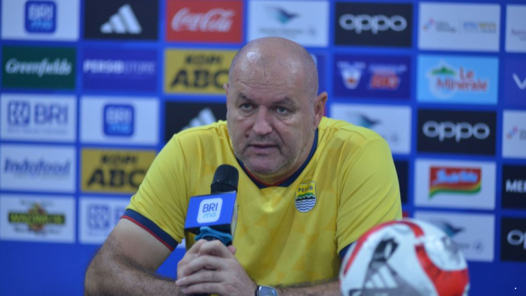 Persib Diburu Waktu Jelang Laga Kontra Madura United, Hodak Akui Persiapan Sangat Singkat