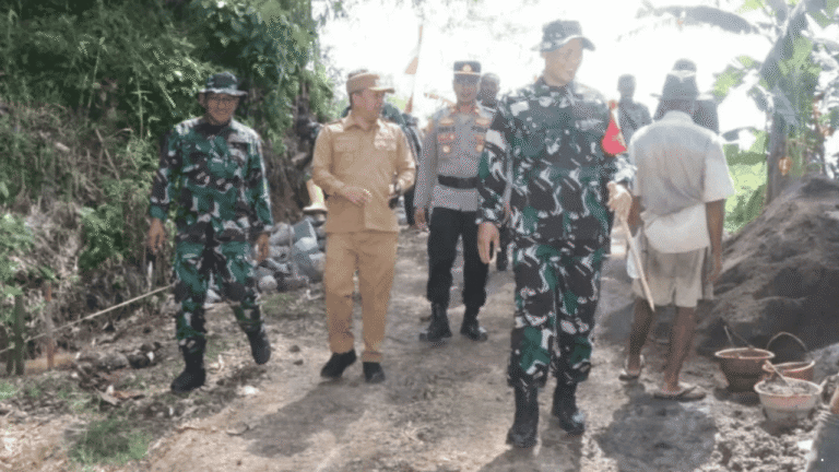 TMMD ke-127 Fokus Perbaikan Jalan hingga Infrastruktur Desa di Cikembar Sukabumi, Tingkatkan Konektivitas Desa