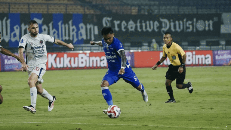 Dramatis di GBLA! Persib Bekuk Persita 1-0, Igor Rodrigues Dikartu Merah di Injury Time