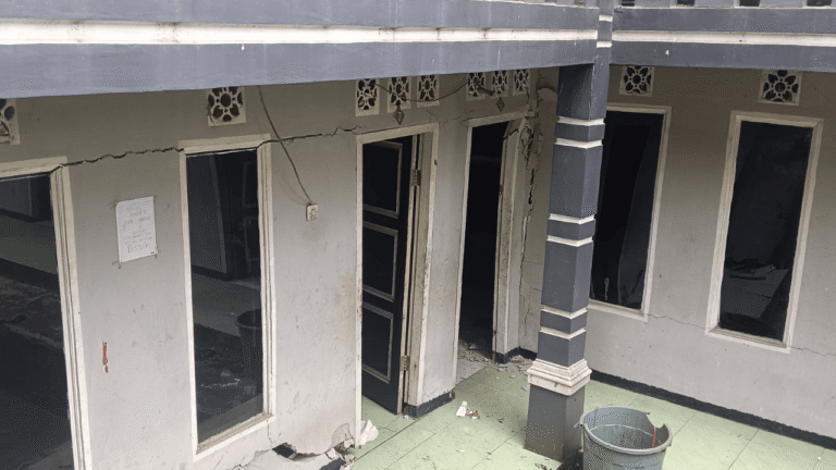 25 Bangunan Termasuk Ponpes di Bantargadung Rusak Terdampak Pergerakan Tanah