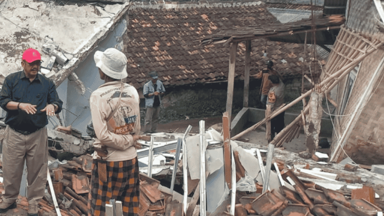 Pemkab Sukabumi Siapkan Relokasi, Area Pergerakan Tanah Bantargadung Tak Bisa Dihuni Lagi