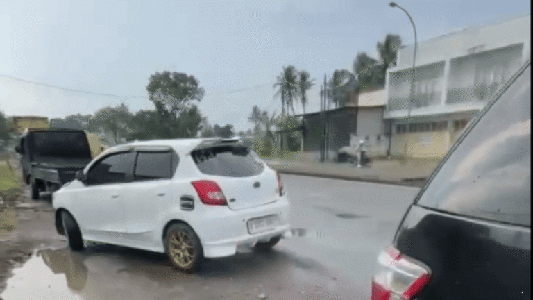 Kronologi Pick Up Tabrak Pembatas Jalan hingga Hantam 2 Mobil di Lingsel Sukabumi, Diduga Hilang Kendali