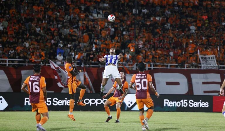 Persib Tahan Imbang Borneo FC di Samarinda, Maung Bandung Tetap di Puncak