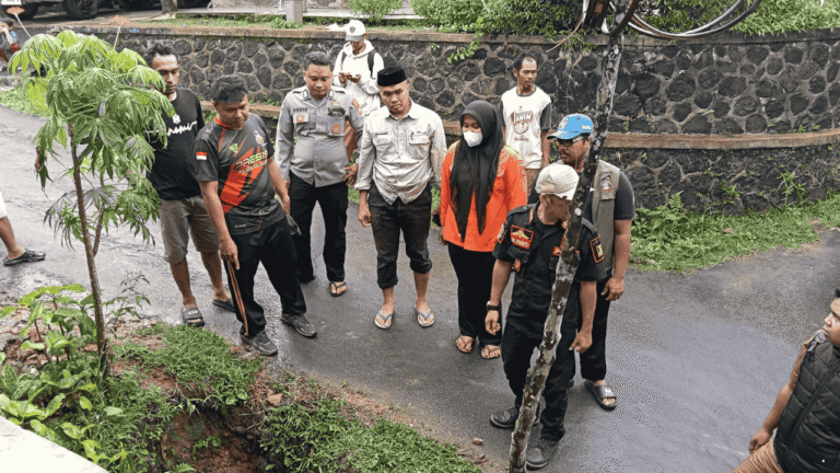 Balita di Kalibunder Sukabumi Meninggal usai Terseret Arus Parit saat Bermain Air Hujan