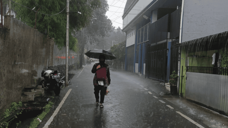 Prakiraan Cuaca Jabar 15 April 2026, Diprediksi Berawan hingga Hujan di Sejumlah Wilayah