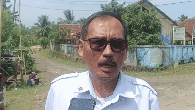 Kerusakan Jalan Desa Sukatani Surade Jadi Perhatian Dinas PU Sukabumi, Perbaikan Dilakukan Bertahap
