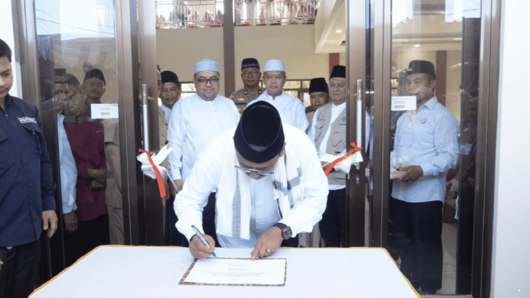 Bupati Asep Japar Resmikan Masjid Nurul Huda di Nagrak Sukabumi, Ajak Warga Perkuat Kegiatan Keagamaan
