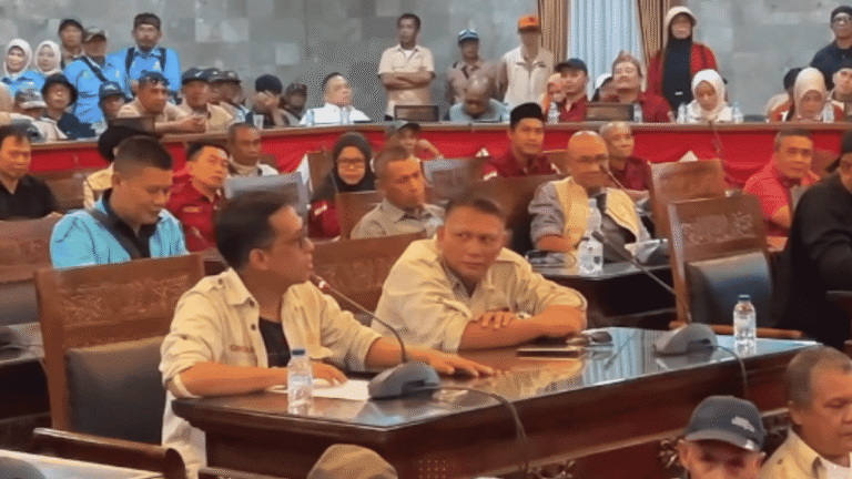 Forum RT RW Geruduk DPRD Kota Sukabumi, Desak Walkot Tepati Janji Dana Abadi Rp10 Juta