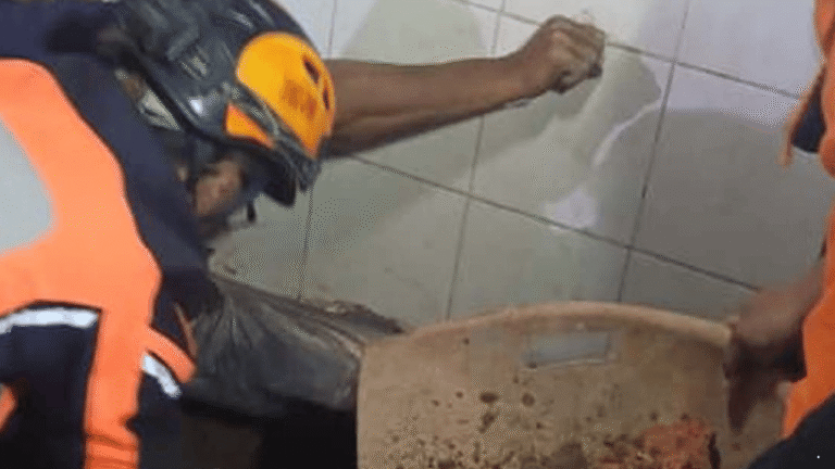 Dinding Bangunan Ambruk di Nagrak Sukabumi, Kaki Pekerja Terjepit Reruntuhan 2 Jam