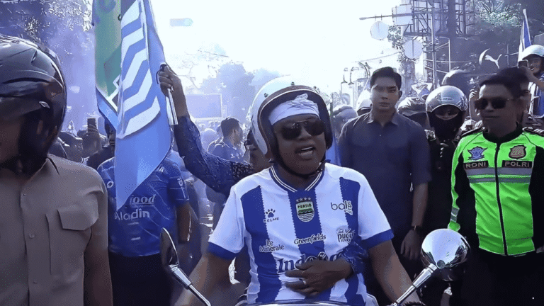 Hattrick Juara Super League, KDM Siapkan Bonus Rp1 Miliar untuk Persib dari Uang Pribadi