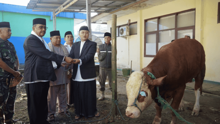 Pemkab Sukabumi Pusatkan Salat Idul Adha 1447 H di Jampangtengah, Warga Terima Sapi Kurban dari Presiden Prabowo