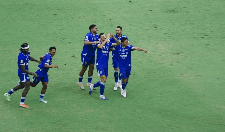 Digelar di Samarinda, Laga Persija vs Persib Batal di Jakarta