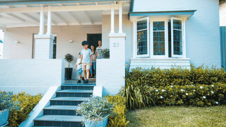 Tips Meninggalkan Rumah dengan Aman Saat Pergi Liburan