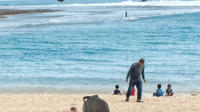 Pantai Cibuaya Sukabumi Jadi Destinasi Favorit Keluarga Saat Long Weekend