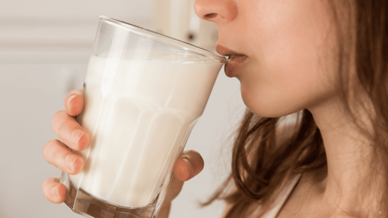Manfaat Minum Susu Pagi Hari, Kebiasaan Sederhana yang Baik untuk Tubuh