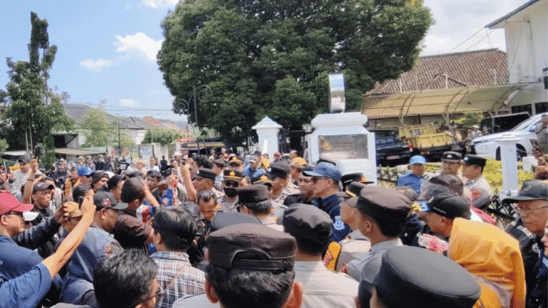 Aksi 2626 Menggema di Sukabumi, Forum RT/RW Tagih Janji Walikota soal Dana Abadi hingga Insentif Tepat Waktu
