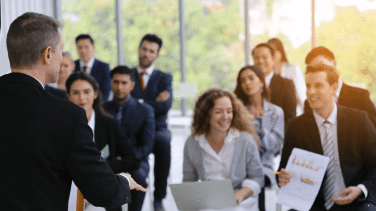 7 Cara Efektif Tingkatkan Kemampuan Public Speaking untuk Pemula