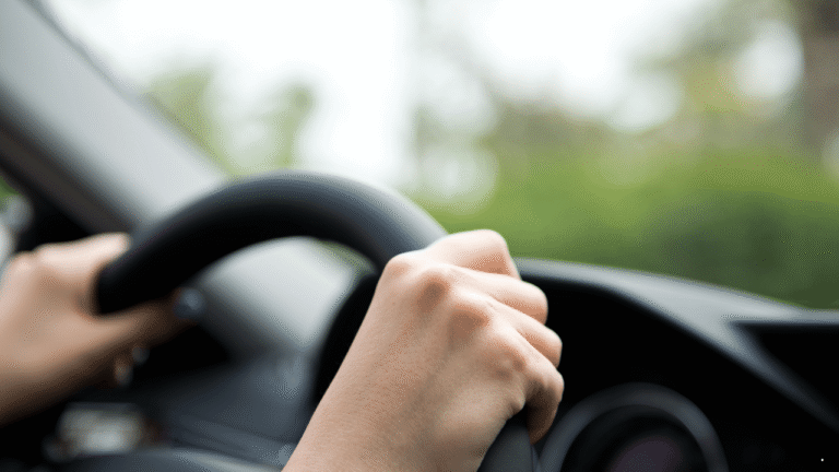 Jangan Asal Berkendara, Ini Hal Penting yang Perlu Diperhatikan agar Aman di Jalan