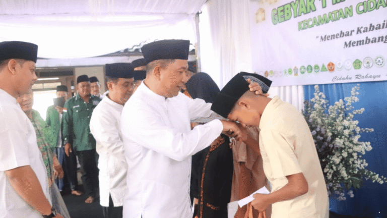 Wabup Andreas Hadiri Gebyar Muharam di Cidahu, Tekankan Pentingnya Kebersamaan dan Kepedulian Sosial