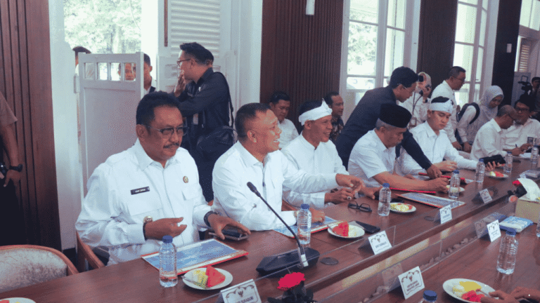 Bupati Sukabumi Hadiri Deklarasi Bersama dan Pakta Integritas Pemegang IUP di Jawa Barat