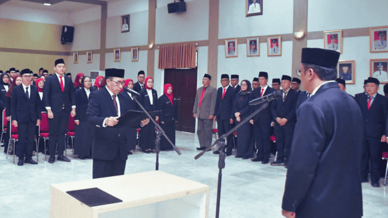 Bupati Asep Japar Perpanjang Masa Tugas Ade Suryaman sebagai Sekda Kabupaten Sukabumi