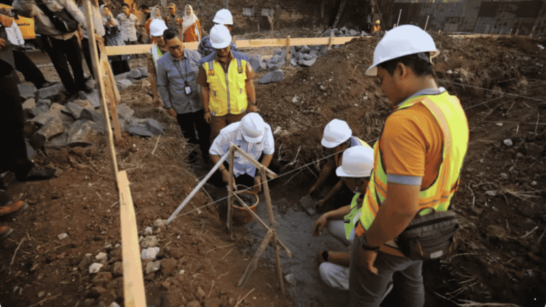 Peletakan Batu Pertama Tandai Pembangunan Kantor Kecamatan Surade dan Ciracap, Bupati Sukabumi Ingatkan Jangan Kurangi Spesifikasi