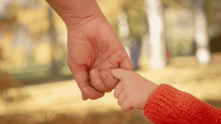 Bangun Kedekatan dengan Anak Sejak Dini, Ini 10 Tips Parenting untuk Orang Tua