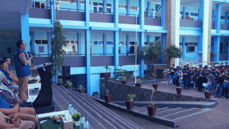 UMMI Berangkatkan 720 Mahasiswa KKN, Sekda: Implementasikan Ilmu untuk Masyarakat