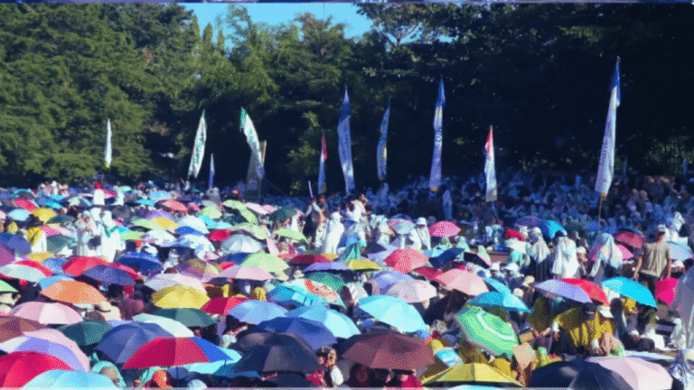 Khatam Akbar dan Peluncuran Gerakan Wakaf 1 Juta Al-Qur’an di Sukabumi Dihadiri Ribuan Masyarakat