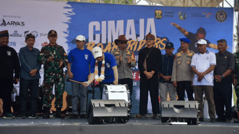 Ombak Cimaja Jadi Magnet Peselancar Mancanegara, Wabup Sukabumi Dorong Wisata Kelas Dunia