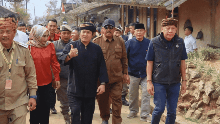 Dampingi Wakil Ketua DPR RI Tinjau Ciptamulya, Bupati Sukabumi Pastikan Penanganan Korban Kebakaran Berlanjut