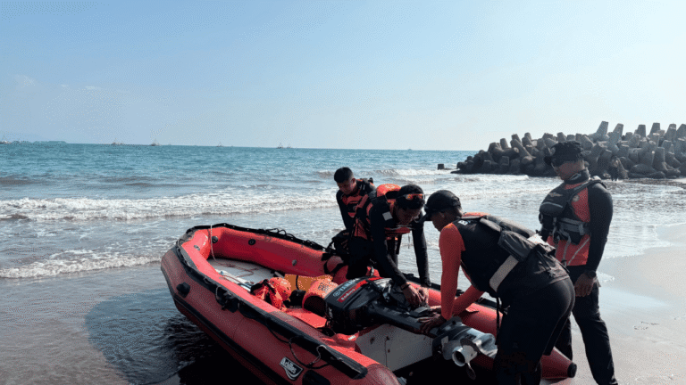 Pemuda Asal Jakarta Hilang Terseret Ombak di Pantai Karangnaya Sukabumi Saat Libur HUT RI