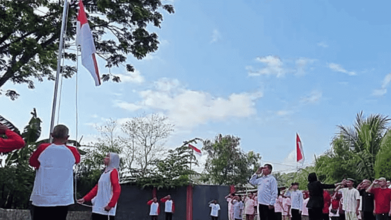 Momen Haru HUT ke-81 RI, 100 ODGJ di Palabuhanratu Khidmat Ikuti Upacara