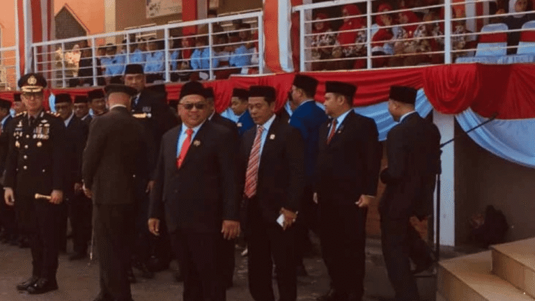 Tak Ada Sekat dengan Masyarakat, Ketua DPRD Sukabumi Apresiasi Spontanitas Bupati Ajak Pejabat Turun dari Podium