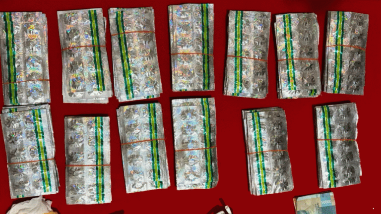 Gerebek Kontrakan di Tipar Sukabumi, Polisi Tangkap Pria 33 Tahun dengan 5,12 Gram Sabu dan 1.500 Tramadol