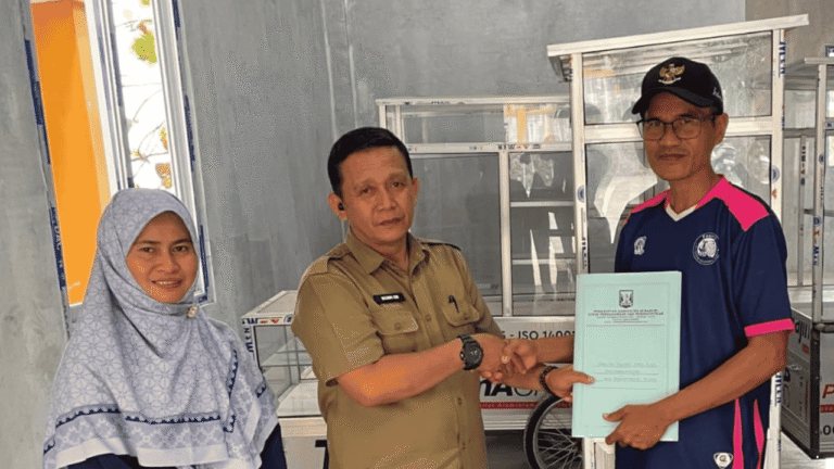 Aspirasi Reses Mulai Direalisasikan, Leni Liawati Salurkan Bantuan Alat UMKM di Sukabumi