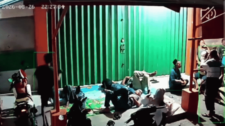 Korban Alami 3 Luka Tusuk, Penusukan Warga di Dermaga Palabuhanratu Terekam CCTV