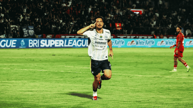 Comeback, Persib Akhiri Catatan Buruk Lawan Persijap usai Menang 2-1