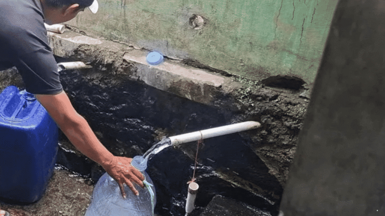 Sumur Mengering saat Kemarau 3 Bulan, Warga Cisaat Sukabumi Bolak-balik 2 Km Ambil Air Bersih