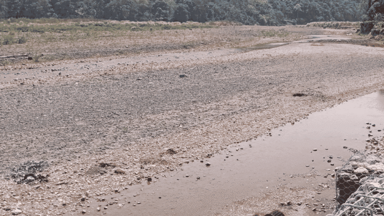 Bantaran Sungai Cidadap Terus Terkikis, Warga Leuwi Gadog Simpenan Desak Normalisasi