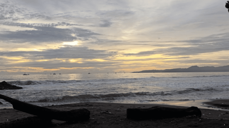 Berburu Sunset di Sukabumi, 4 Pantai Ini Bisa Jadi Pilihan