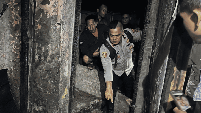 Api Lalap Warung Sembako dan Bensin Eceran di Simpenan Sukabumi, Pemilik Tewas di Dalam