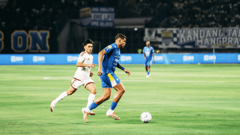 Sempat Tertinggal, Persib Bandung Comeback dan Libas PSM Makassar 3-1 di Super League 2026/27