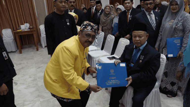 156 PNS Sukabumi Dianugerahi Satyalancana Karya Satya, Bupati: Terus Berikan Layanan Terbaik